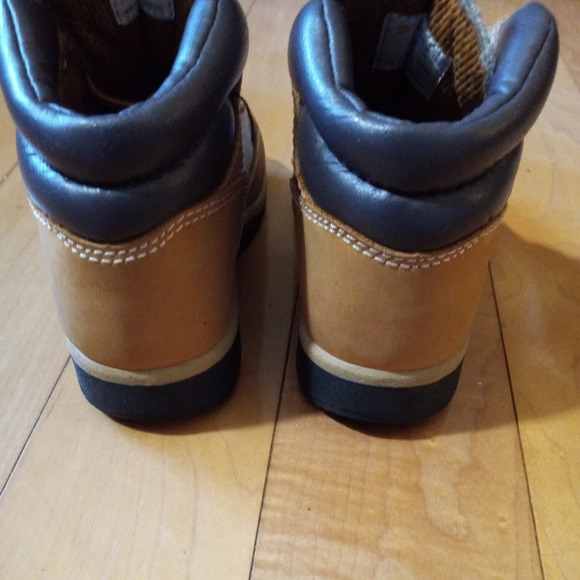 Timberland carpenter boots infant size 11 - Picture 3 of 5